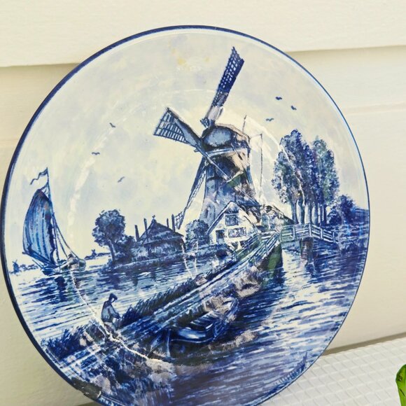 3/$75🥳 Vintage Mid Century Delft Blue Decorative Wall Plate – Hand Painted - Picture 2 of 4
